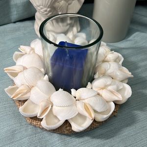 VTG. DELICATE WHITE SEASHELLS FIRMLY SURROUNDED ON CANDLE HOLDER ON BURLAP